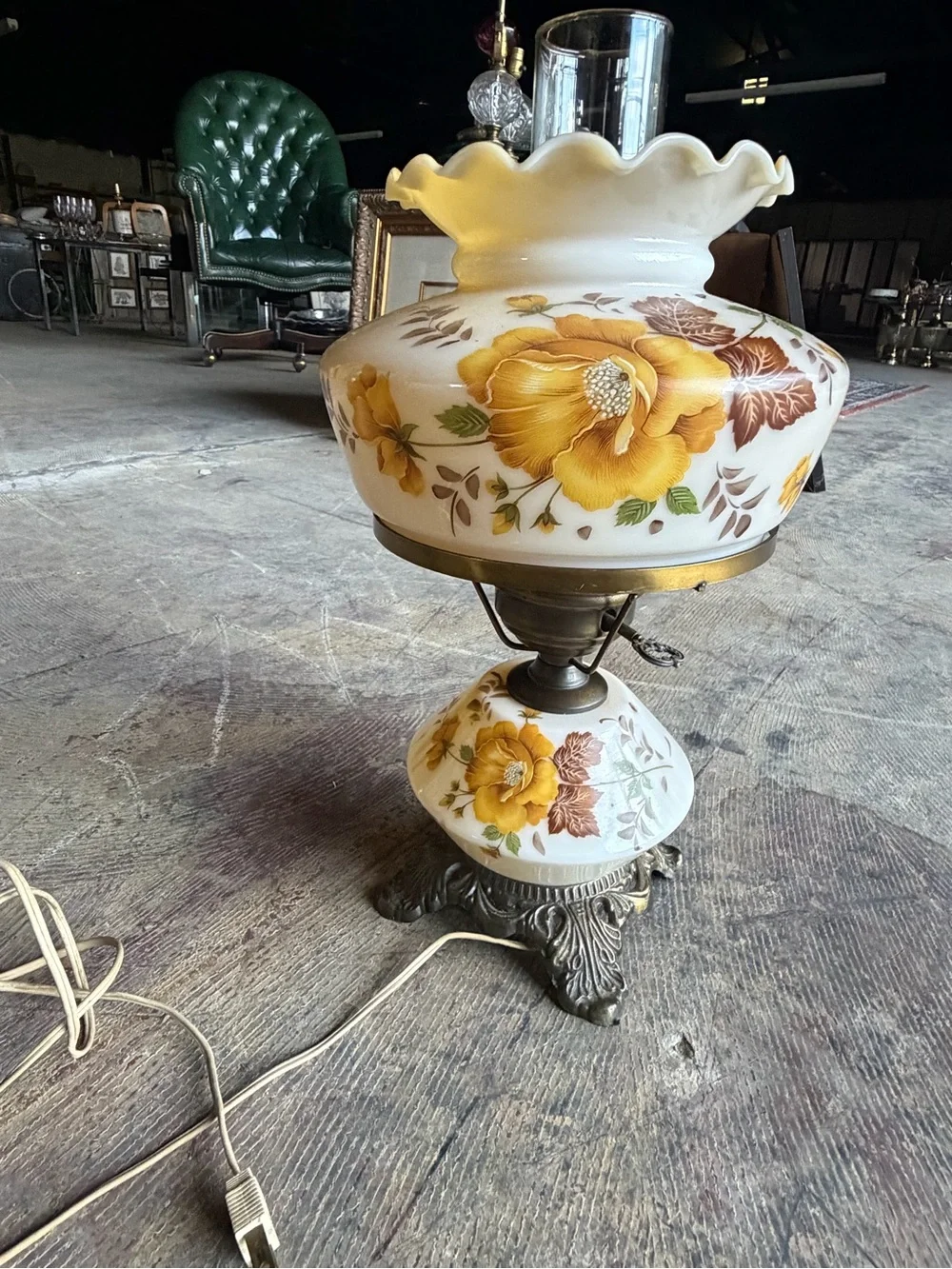 Vintage-Style Floral Hurricane Table Lamp - Yellow
